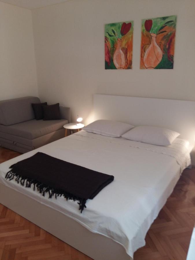 Spacious Room Near Beach W Private Bathroom Трогир Экстерьер фото